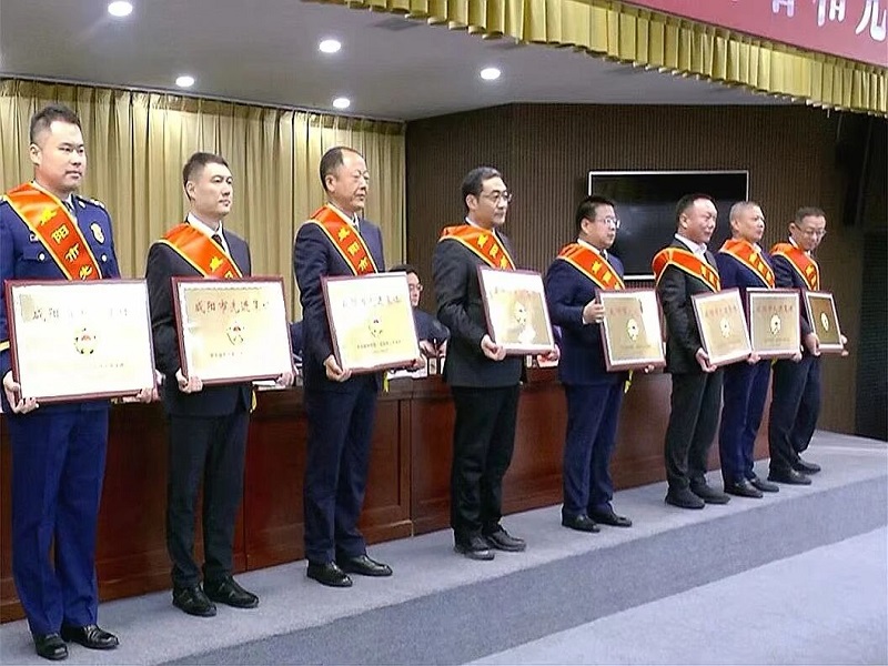 喜報！咸陽路橋工程公司榮獲咸陽市 “先進集體”榮譽稱號